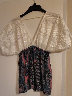 Boho V-Neck Mixed Fabric Top in Cream and Pink